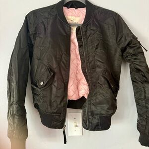 😸Hollister Black Bomber Jacket Classic MA-1 with Pink Quilted Lining